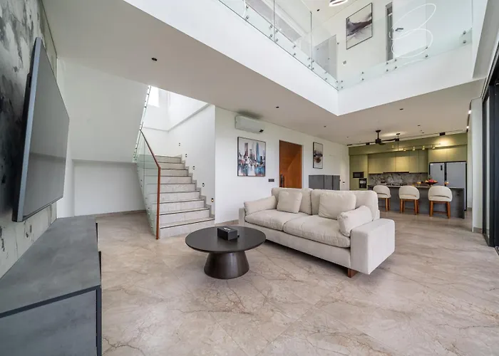 Luxury 3br Designer Villa *